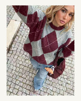 Women's Long Sleeve Crew Neck Jumper in Wine Red/Grey - original-tratada