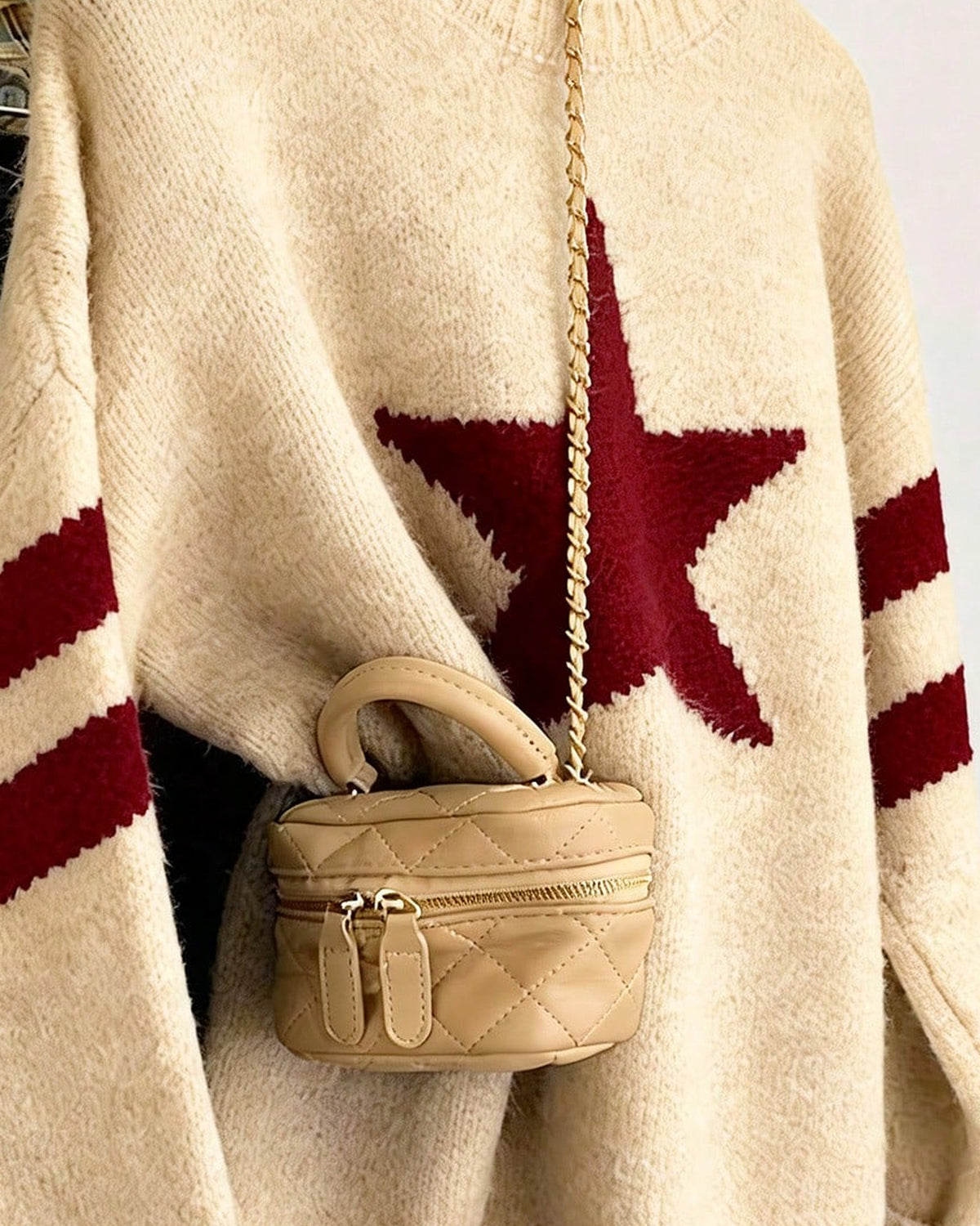 Women's Crew Neck Jumper in Apricot - detalhe