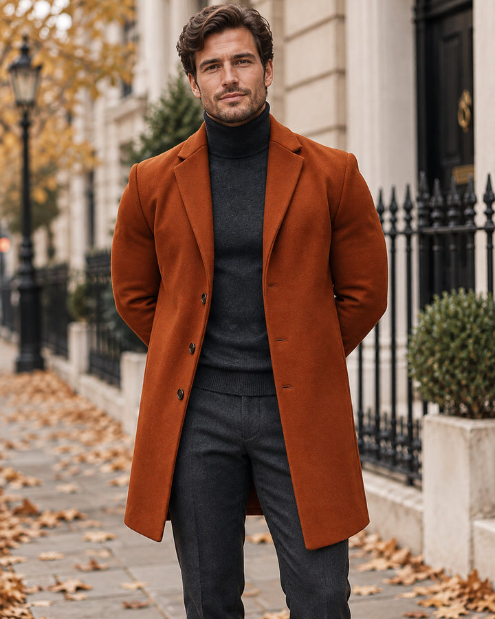 Trench coat for men with a sculpted cut and fluid drape — Brown