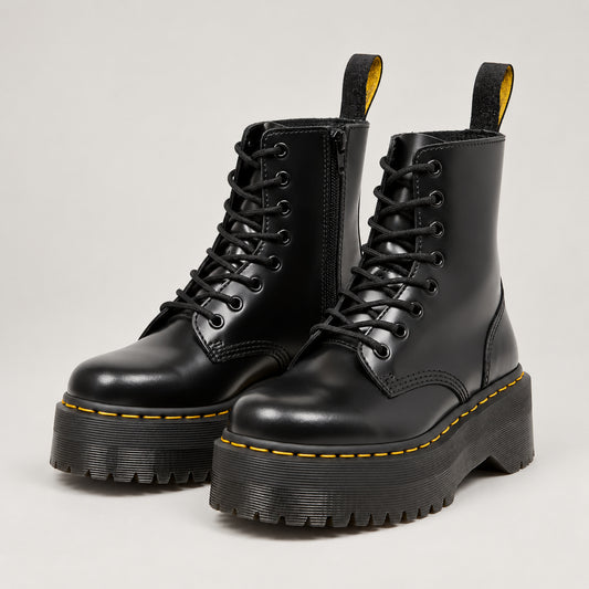 Chelsea boots for women with a high platform — Black